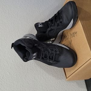 Under Armour Men Basketball shoe Size 9